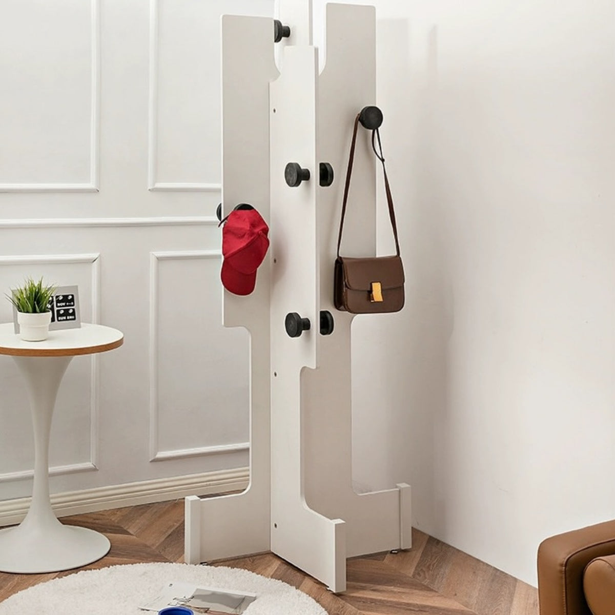 Hommie White Wood Coat Stand with Black Knobs HBWR008 3