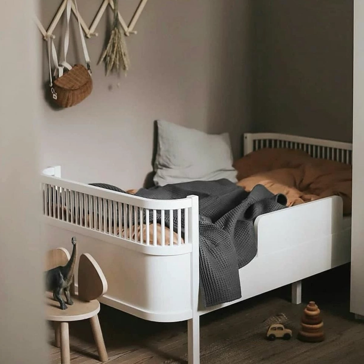 Hommie White Spindle Rail Kids Bed HBBD035 1