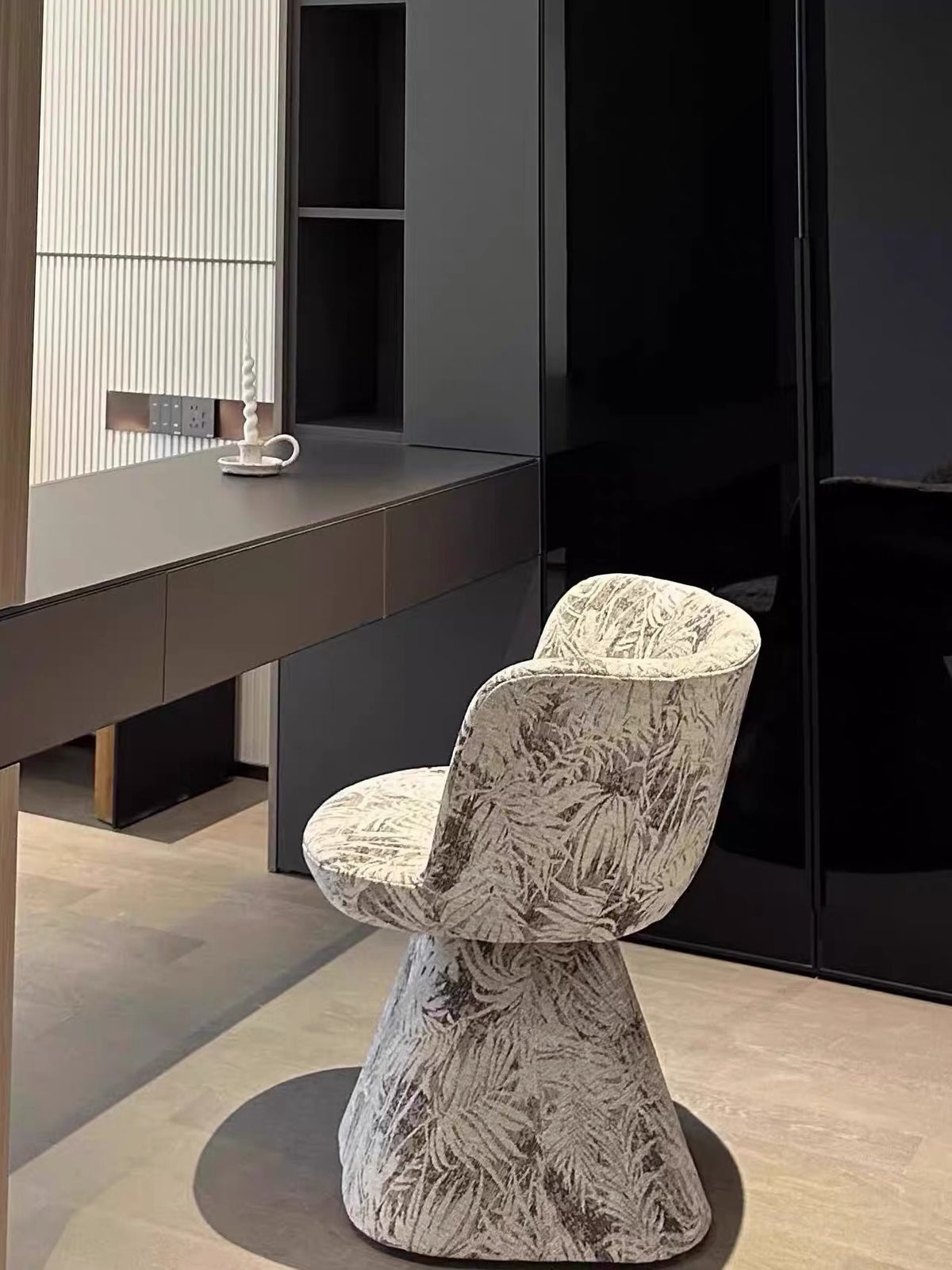 Hommie Leaf Print Pedestal Chair HBCH044 1