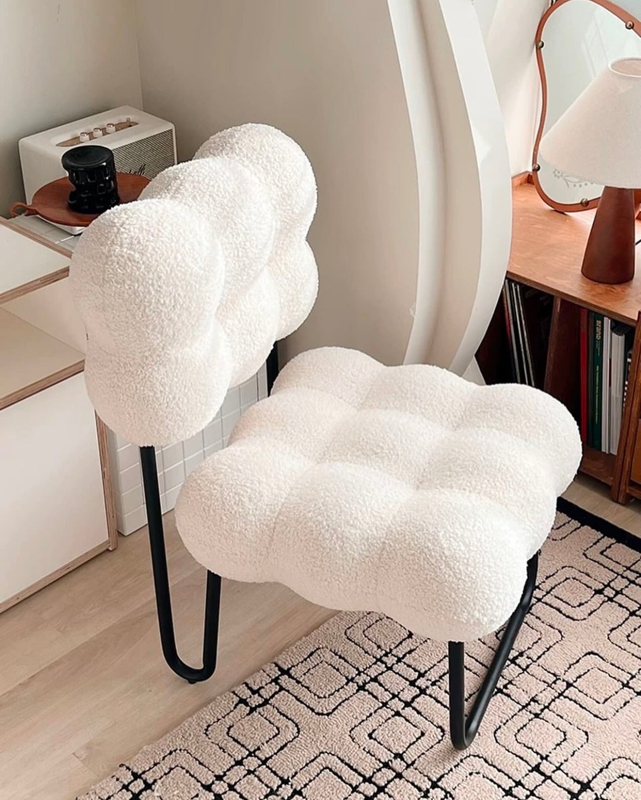 Hommie Fluffy Chair HBCH007