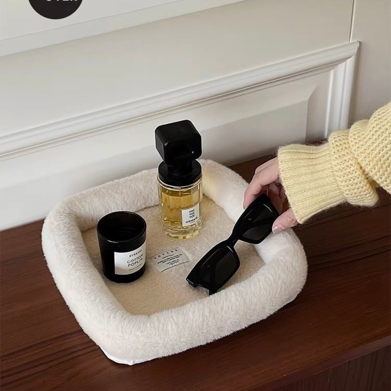 Hommie Fluffy Plush Storage Holder HBHD005