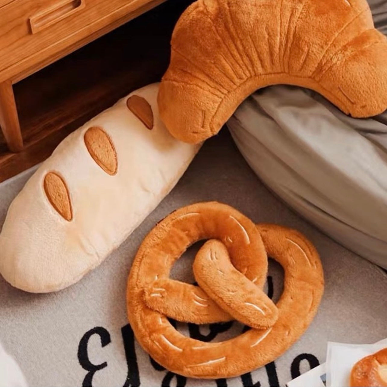 Hommie Bakery Pillow Set (Bread, pretzels, croissants) HBSF010