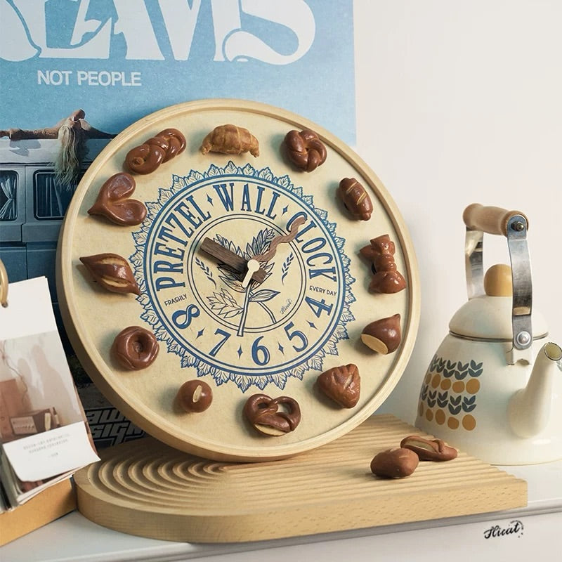 Hommie Pretzel Round Wall Clock HBHD028 1