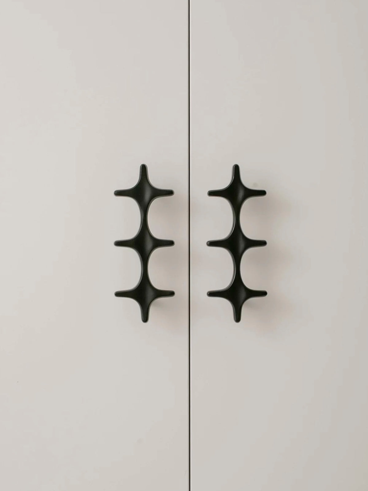 Hommie Black Four Prong Wardrobe Handle HBMC031 3