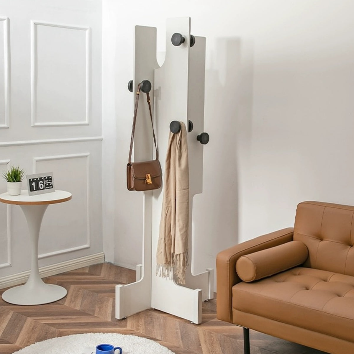 Hommie White Wood Coat Stand with Black Knobs HBWR008 2