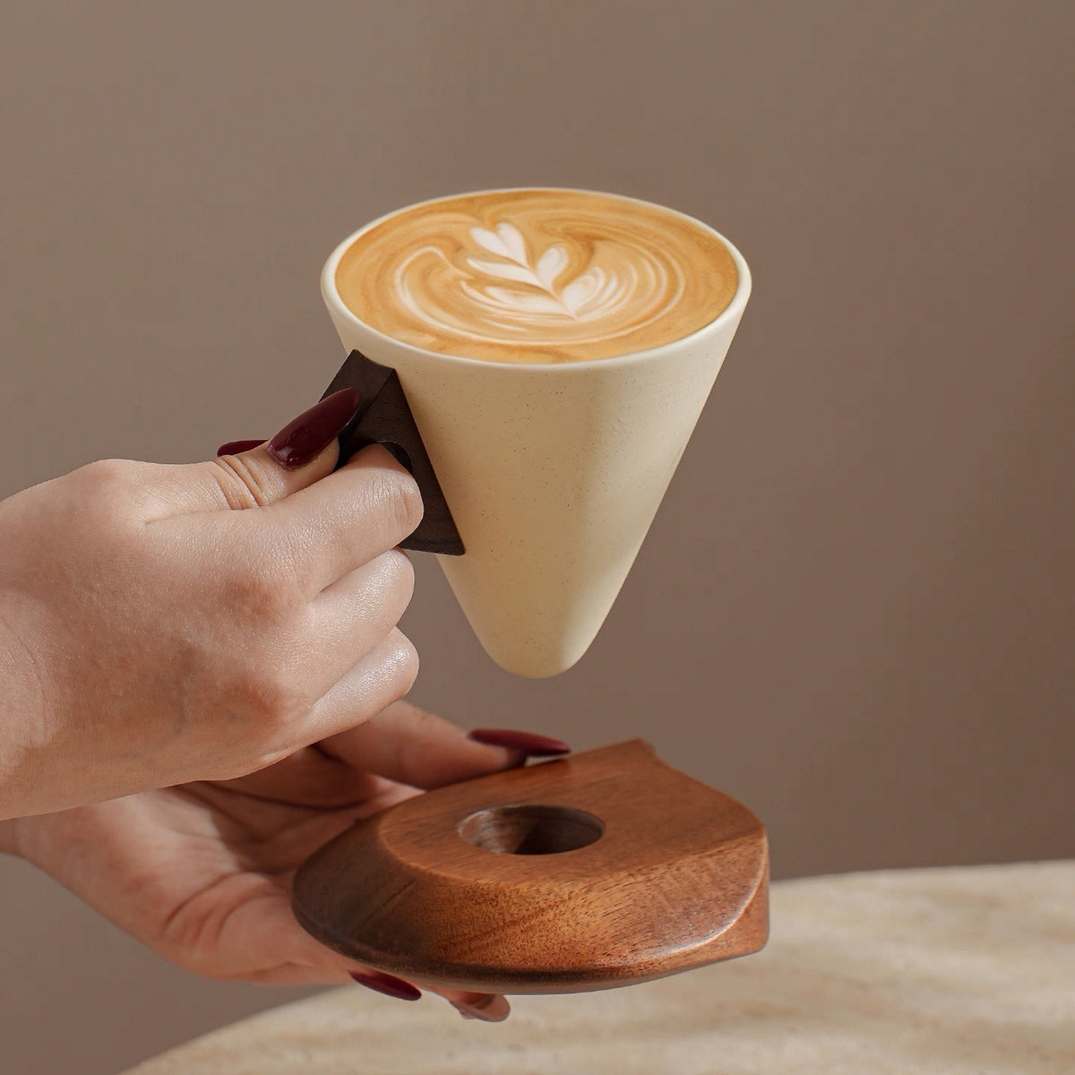 Hommie Cone Cup Couple Set with Walnut Tray HBKK053 2