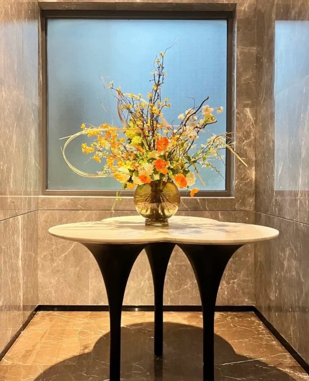Hommie Three Leg Round Console Table HBHC019 1