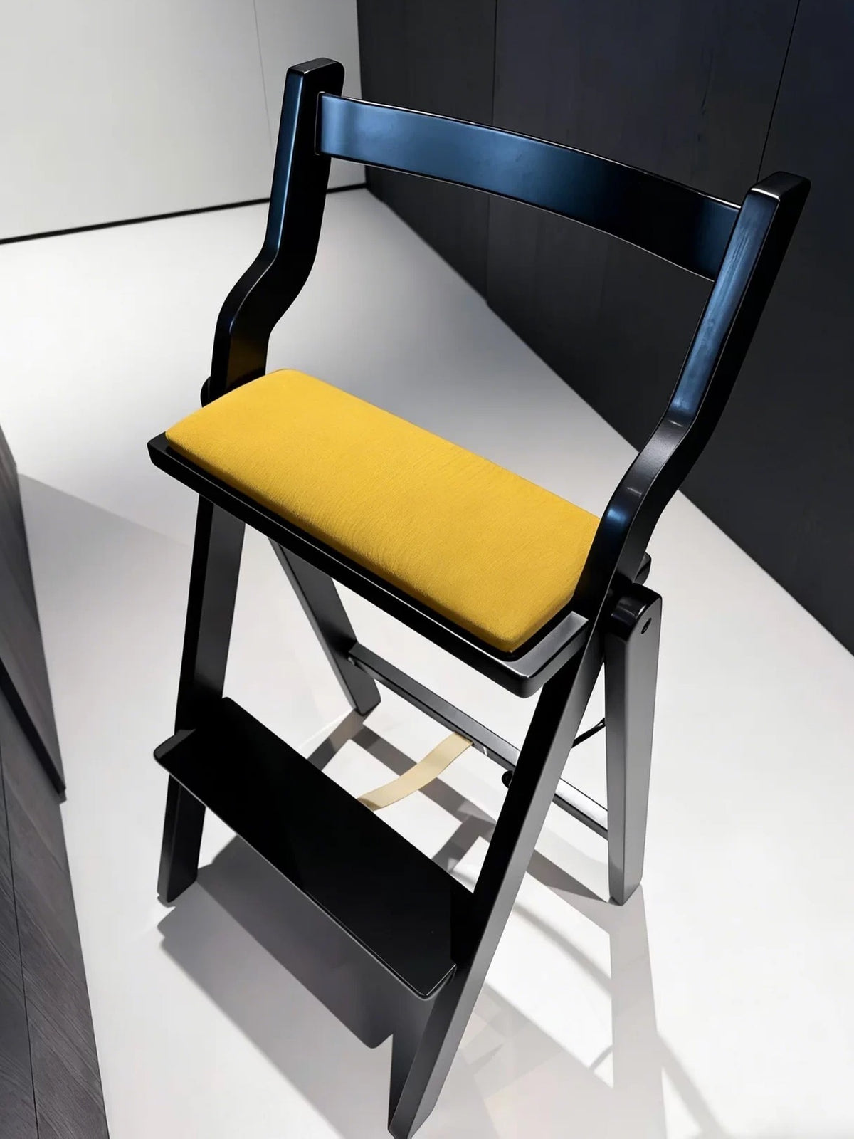 Hommie Folding Wood High Chair with Step HBCH027 4