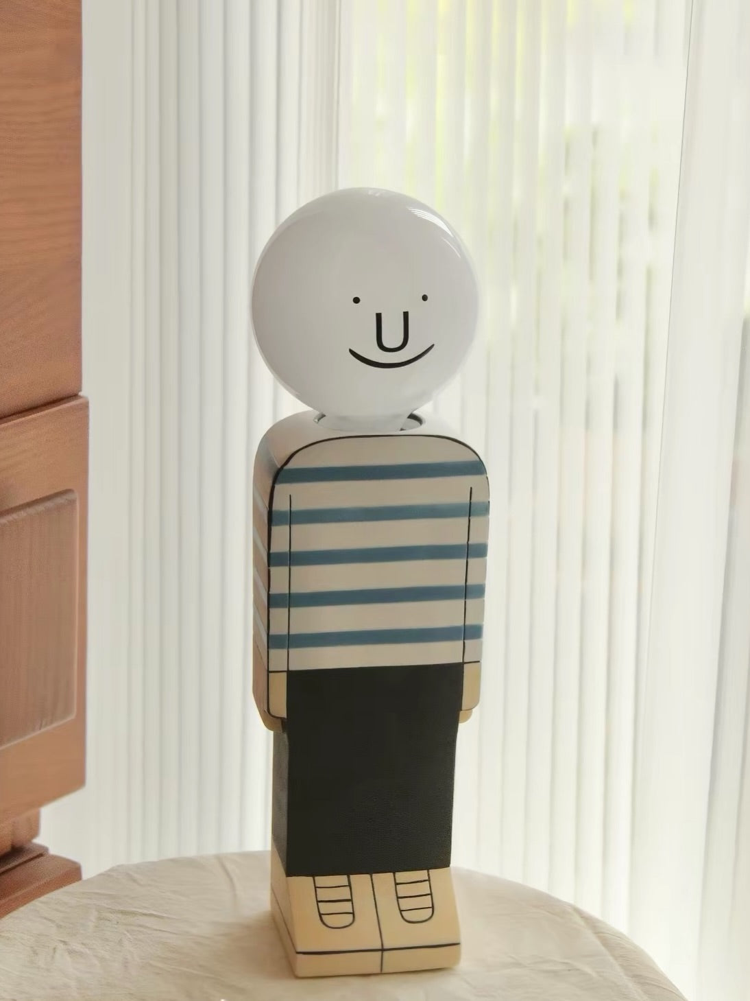 Hommie Smiley Human Table Lamp HBCL027 2