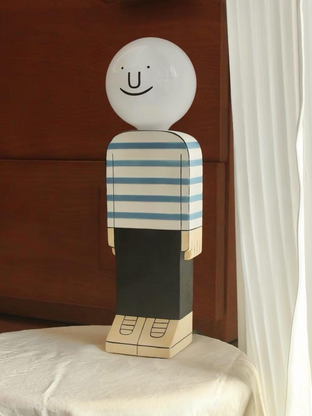 Hommie Smiley Human Table Lamp HBCL027 3