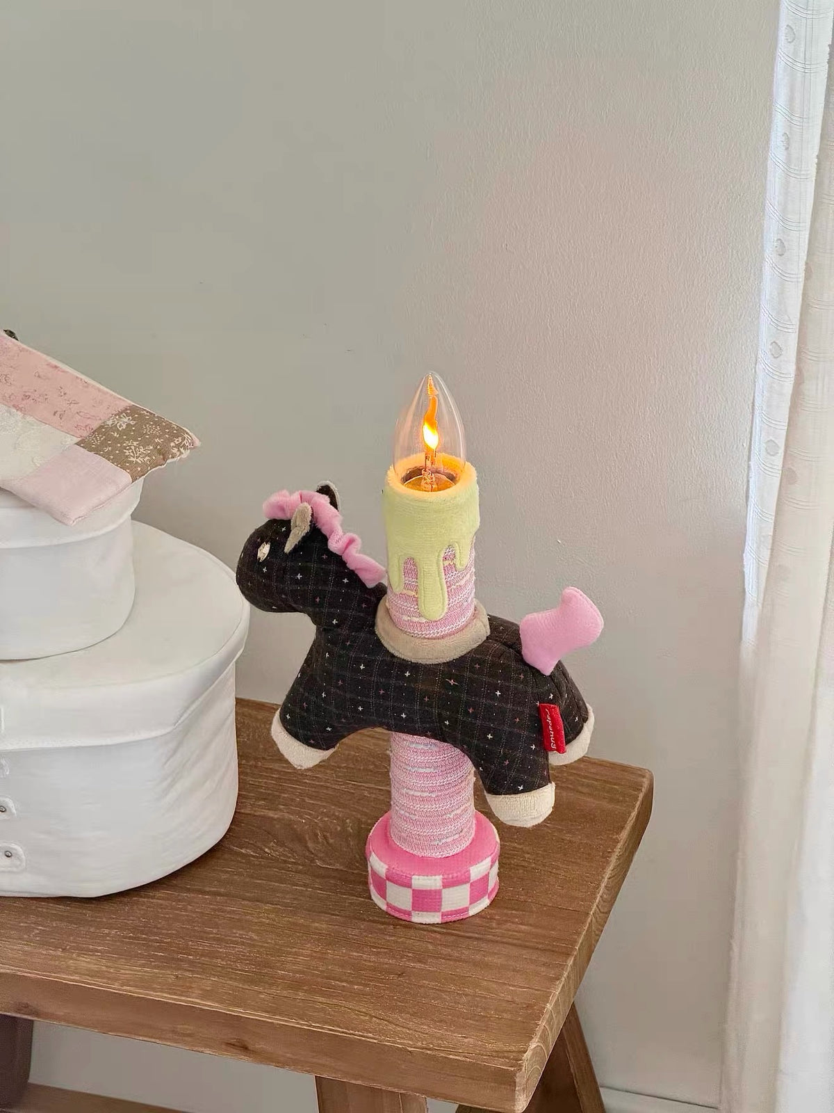 Hommie Horse Candle HBHD007 1
