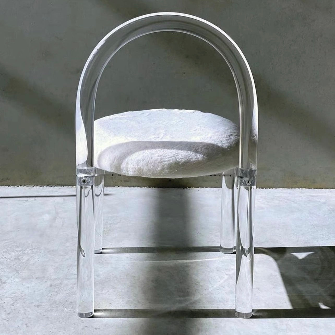 Hommie Acrylic Chair HBCH005